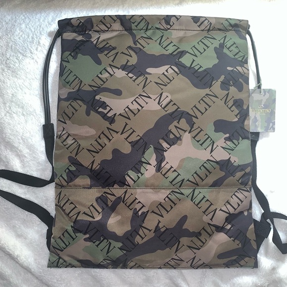 Valentino Logo Camo Print Drawstring Backpack (Green Wood/Ivory/Nero) - Picture 3 of 7
